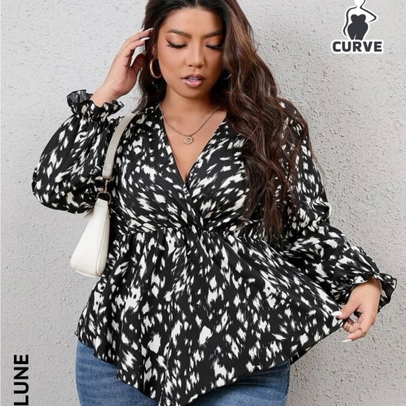 Shein Curve Flounce Peplum Top - Picture 1 of 2